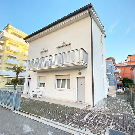Dainese Apartments, Casa Abigail ลิโดดิเยโซโล ภายนอก รูปภาพ