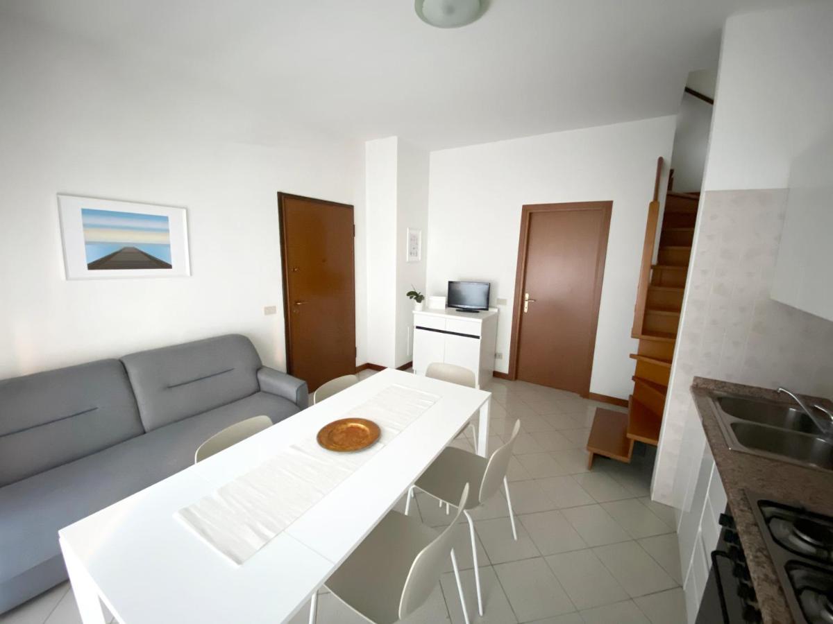 Dainese Apartments, Casa Abigail ลิโดดิเยโซโล ภายนอก รูปภาพ