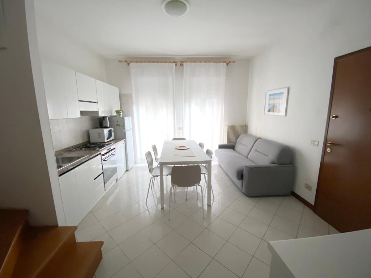 Dainese Apartments, Casa Abigail ลิโดดิเยโซโล ภายนอก รูปภาพ